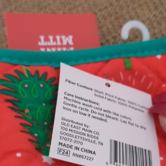 Pick ur favorite Holiday Mini Mitt   Red /Green New - Picture 4 of 4